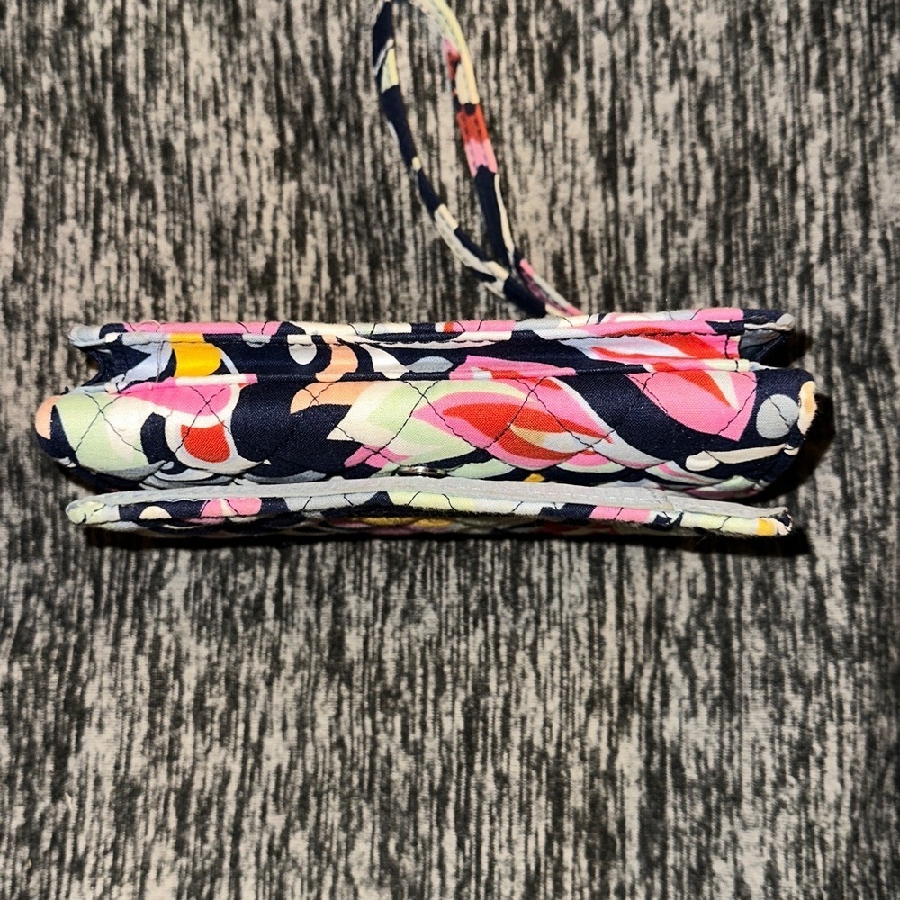Vera Bradley RFID 3-in-1 Crossbody wallet Mod Paisley pattern - Picture 3 of 14